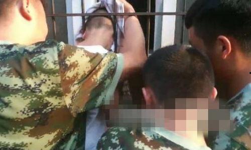 外出成人小便视频,揭秘外出成人小便的尴尬瞬间